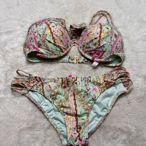 Victoria Secret bikini size 32D Bottoms small